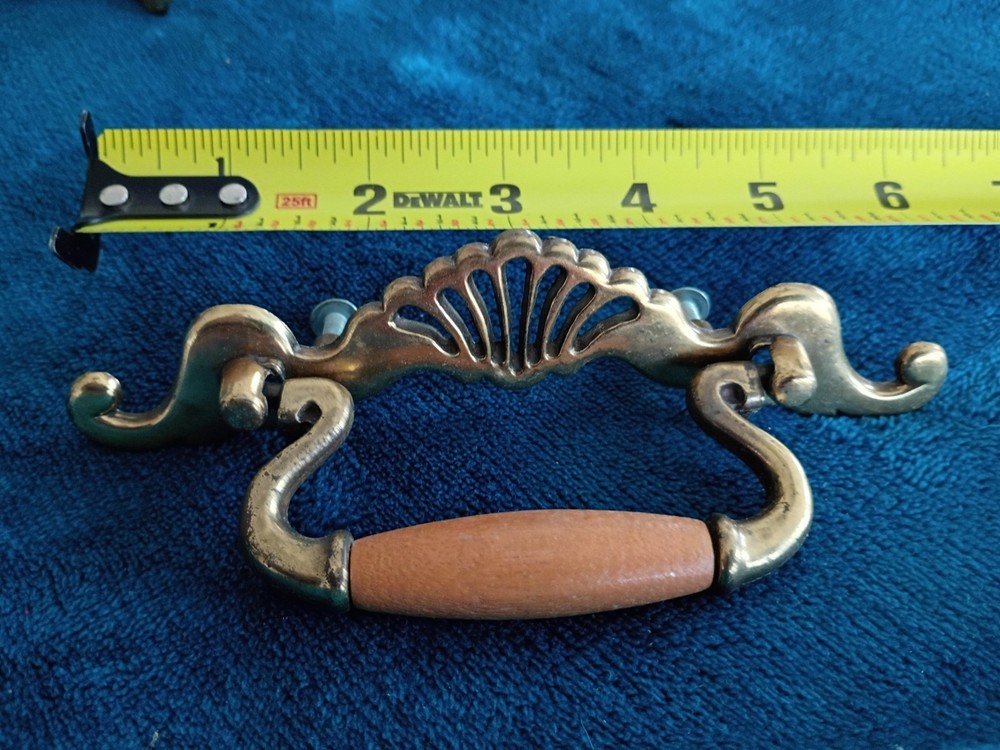 Vtg 24 Brass Oak FRENCH PROVINCIAL Hardware Drawer Pull 2 1/2"centers + 4 Knobs