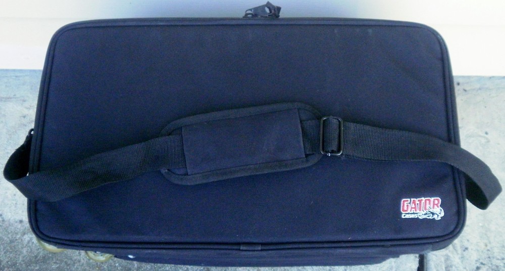 Gator Case Lightweight Rack Bag Pull Handle & Wheels 4U Rack GR-RACKBAG-4UW