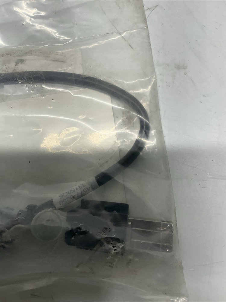 LEONI 37-0891-01 Blade Switch Stacking Cable X-472