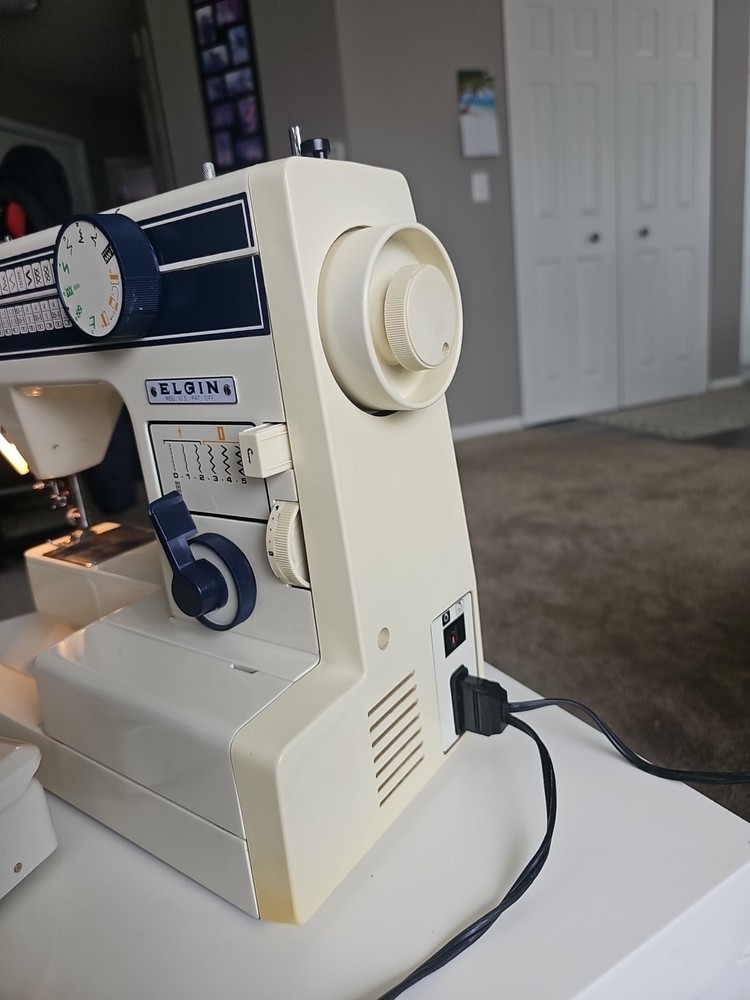 Elgin Sewing Machine Model 999F Deluxe ZigZag Tested Works