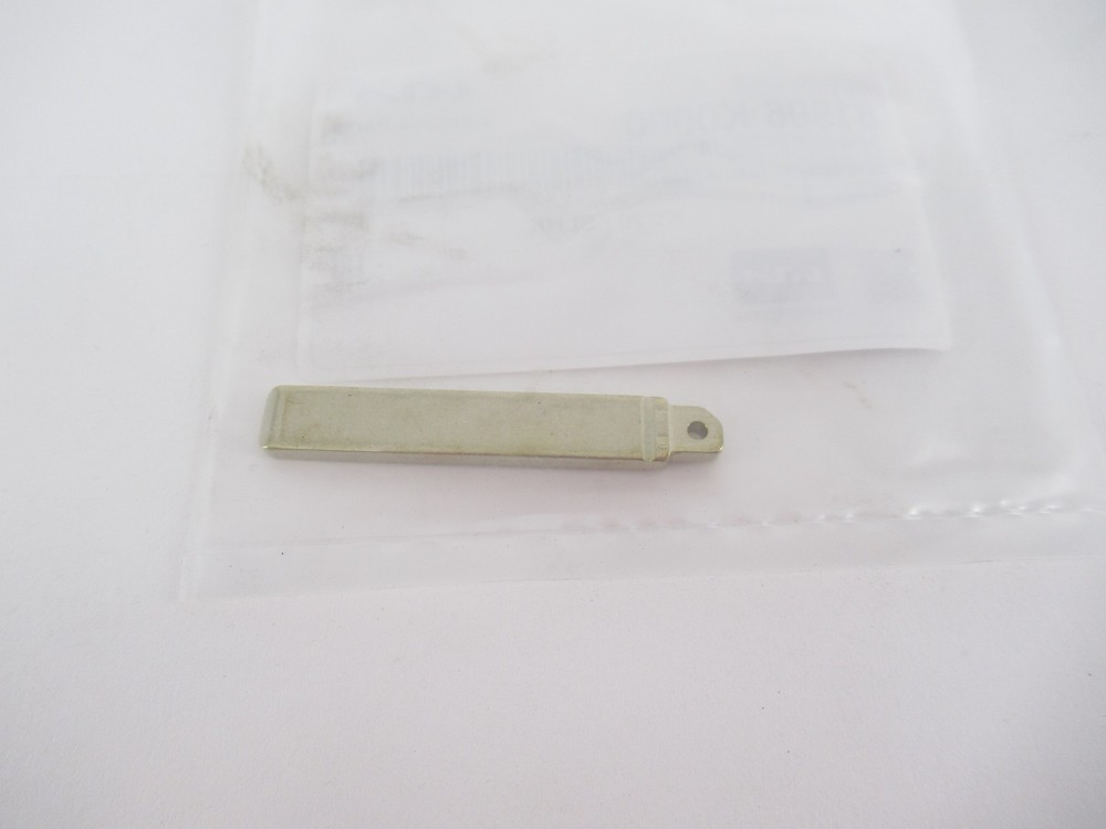 Genuine OEM Kia 81996 K0000 Key Blade Insert