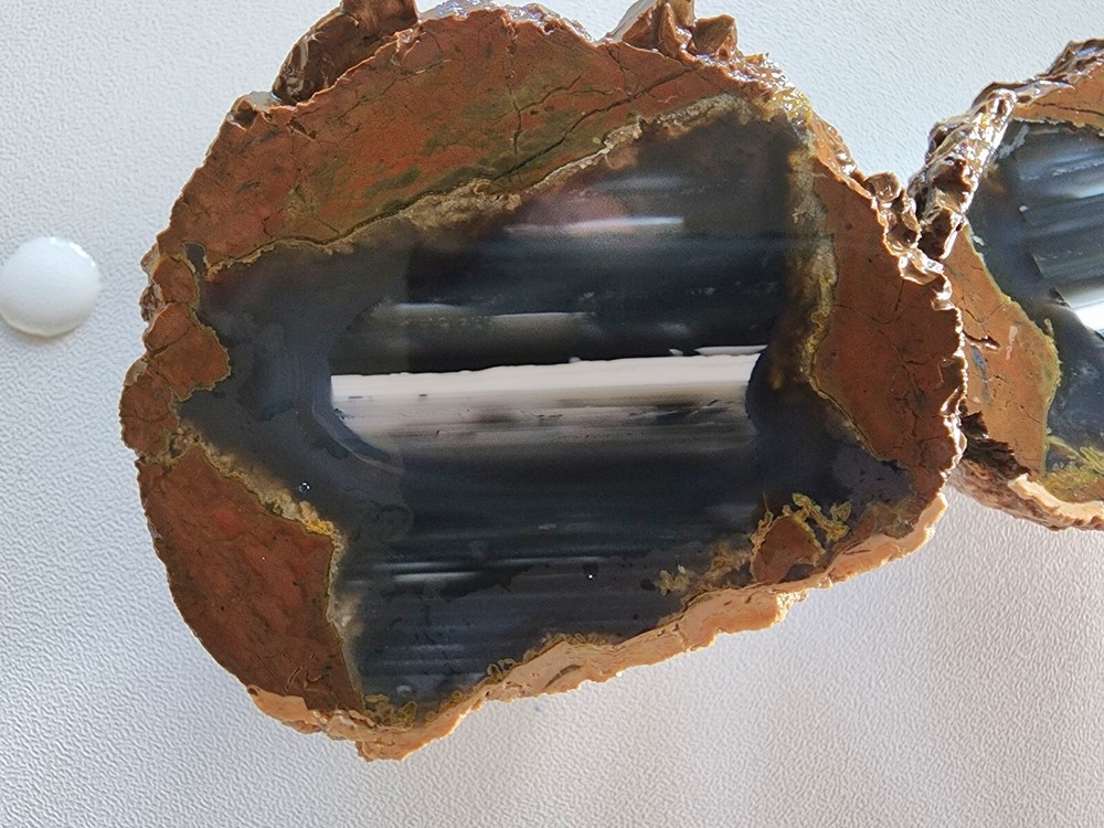 Priday Agate Oregon cut in half unpolished
