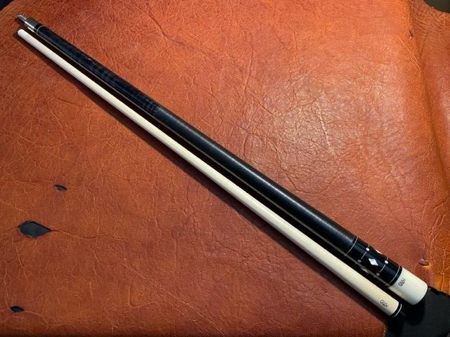 Carl Giuli Custom Stained Curly Maple Pool Cue. Notched Diamond. Maple Shaft.