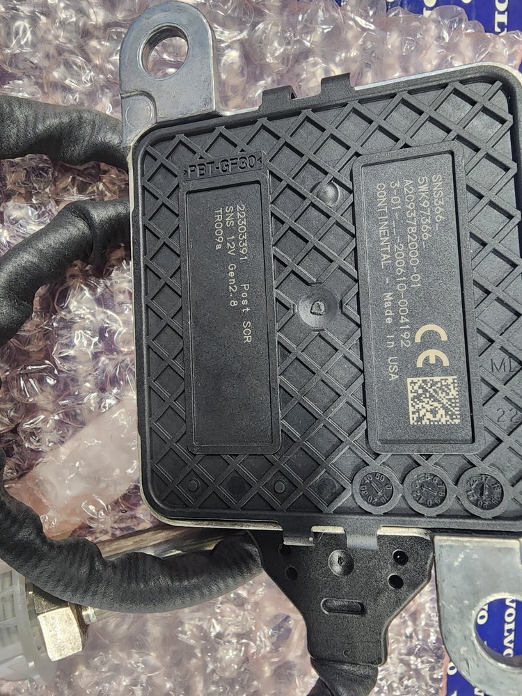 100% GENUINE OEM VOLVO D13 outlet nox sensor 22303391
