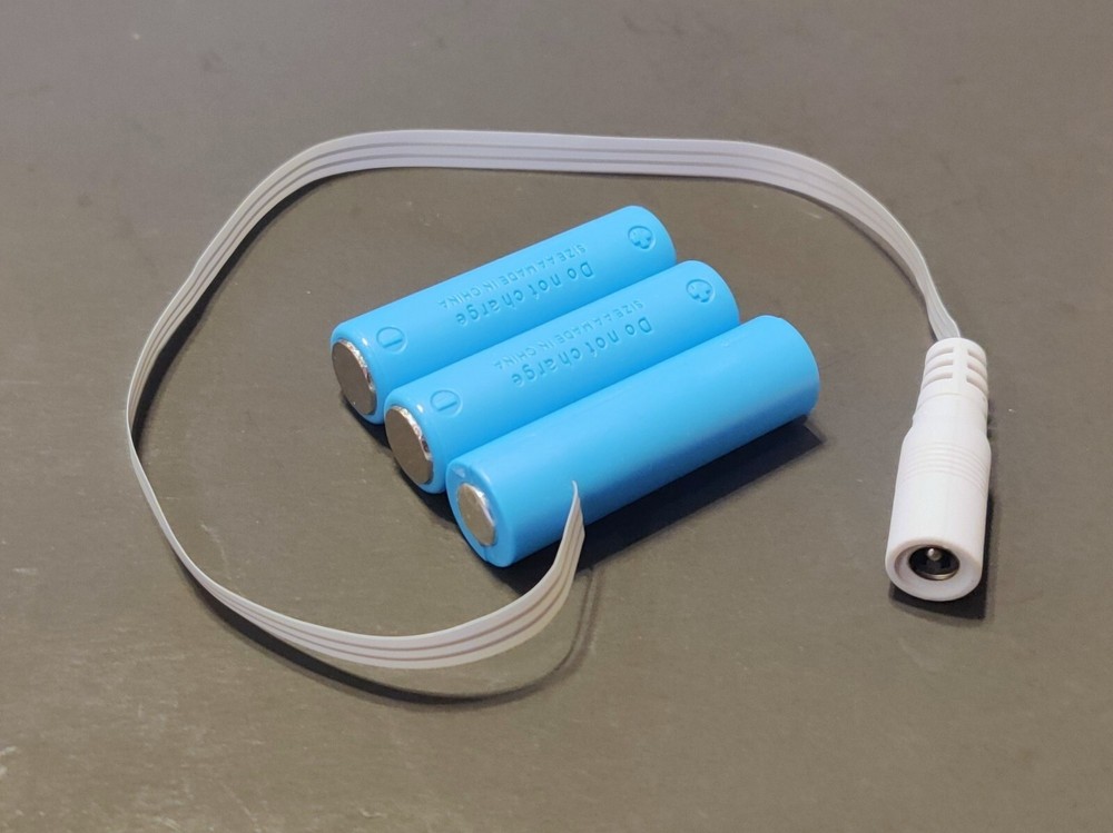 3 x AA Battery Replacement Eliminator Kit (White) for Electronic Devices