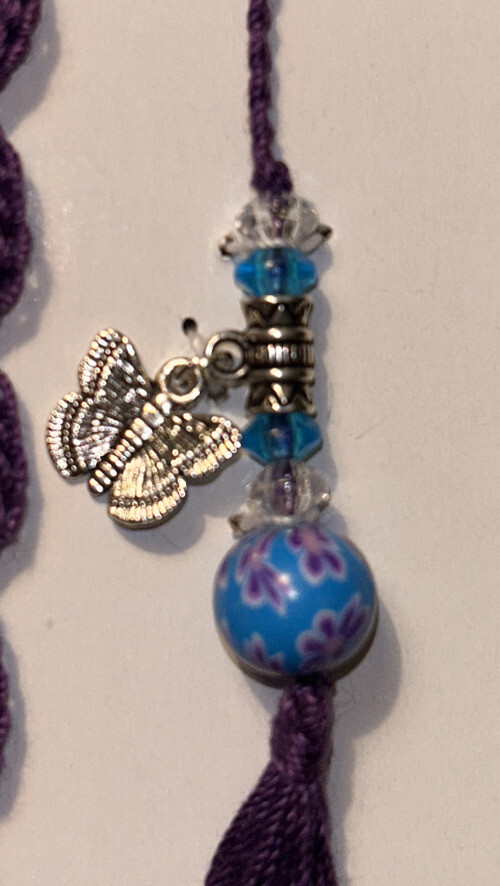 Crocheted Scallop Bookmark
