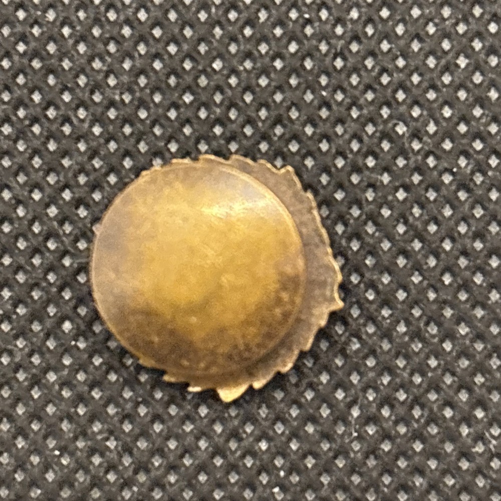 ANTIQUE WWI Honorable Discharge Victory Lapel Button