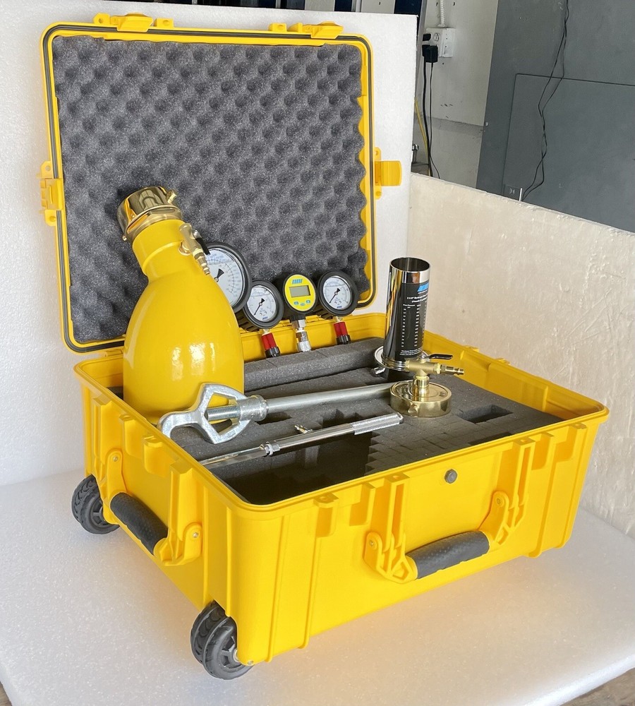 2-1/2" NST Hydrant Flow Test Kit In a Wheeled Case & digital gauge