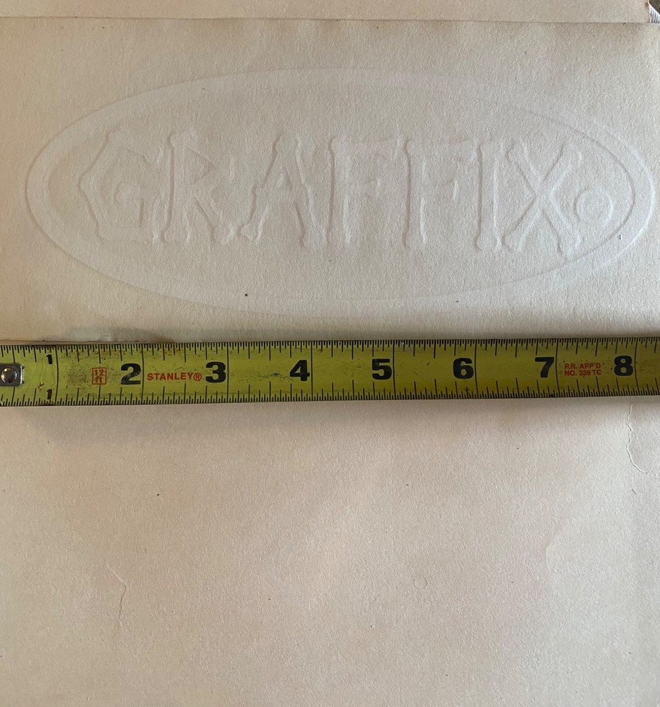 GRAFFIX Oval decal 8" White