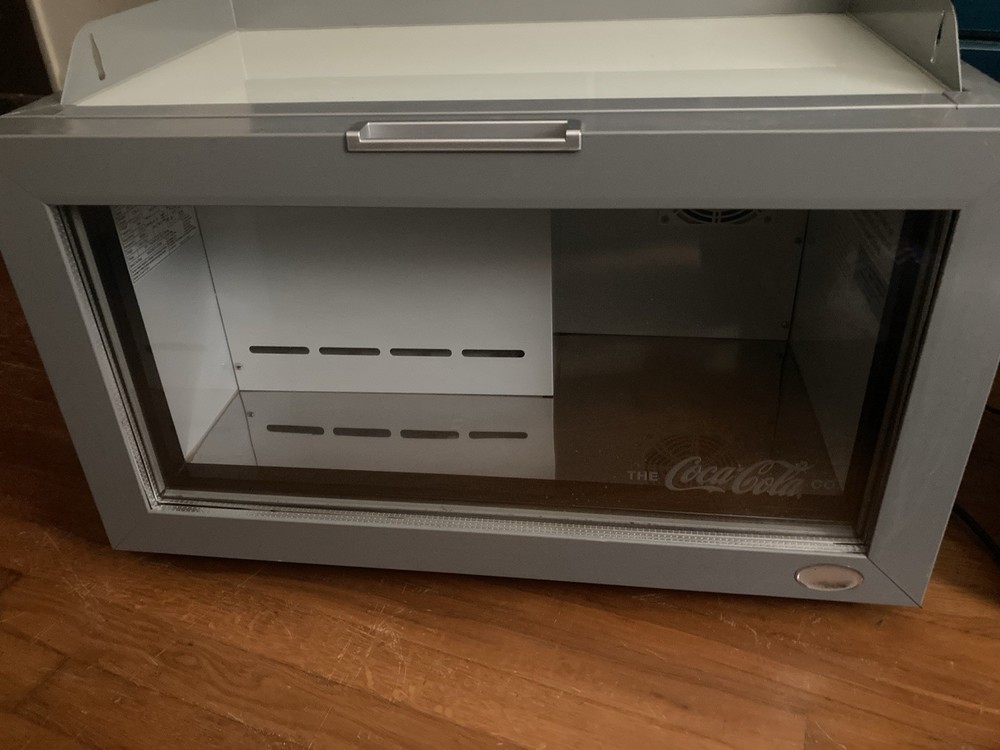 Coca-Cola Countertop Refrigerator. 1 Shelf Self Service