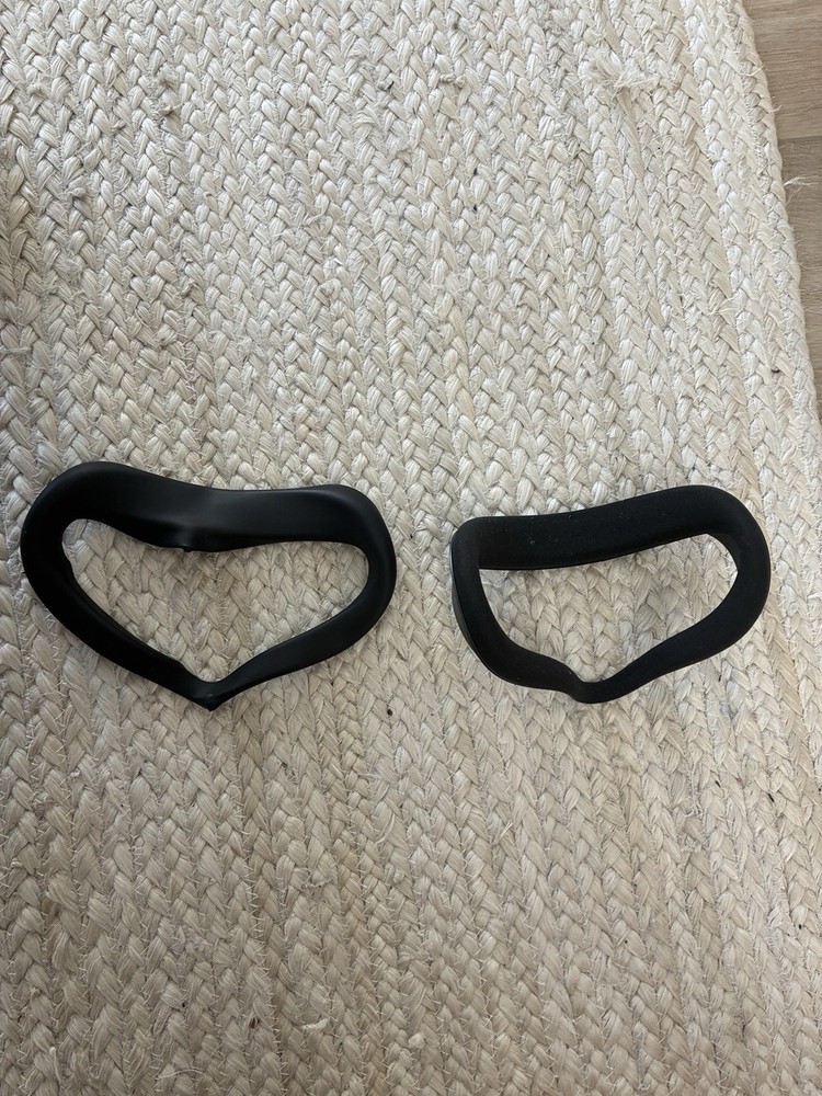 Face pad and silicone mask for oculus quest two