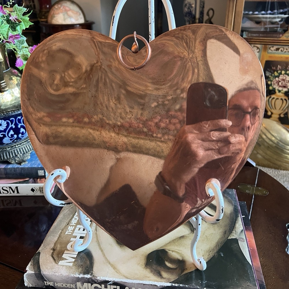 Vtg Solid Copper heart shaped Baking pan. Tin Lined. 11” X 12” X 1”