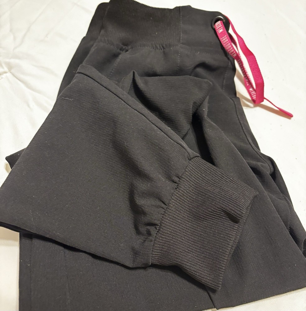 Med Couture Women's Scrub Set