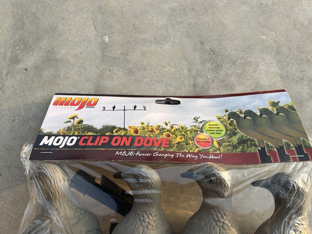 MOJO Outdoors Clip on Dove Decoy - 4 Pack