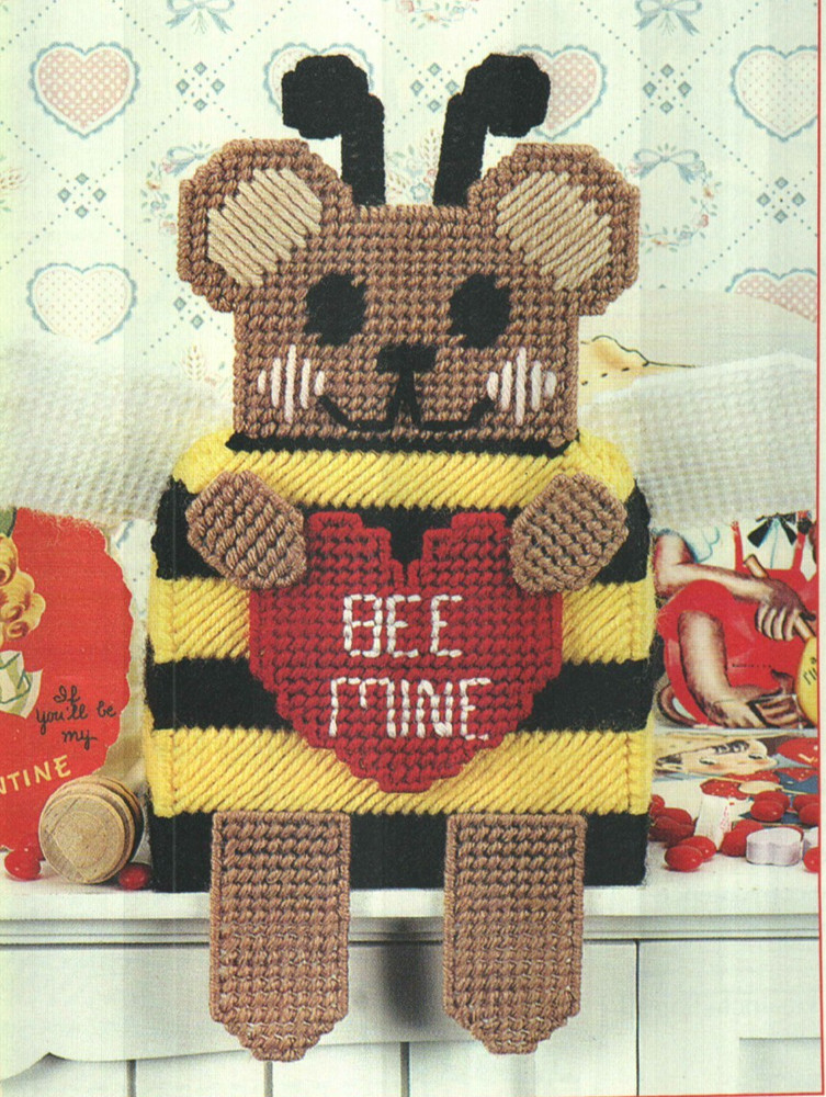 BEE MINE SHELF SITTER VALENTINE'S DAY PLASTIC CANVAS PATTERN INSTRUCTIONS
