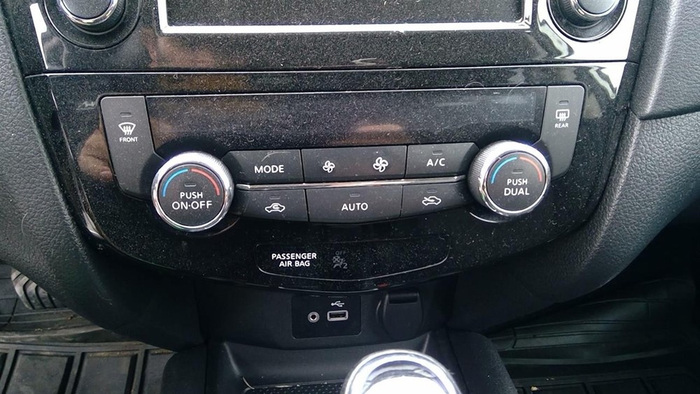Used Headrest fits: 2019 Nissan Rogue Grade A