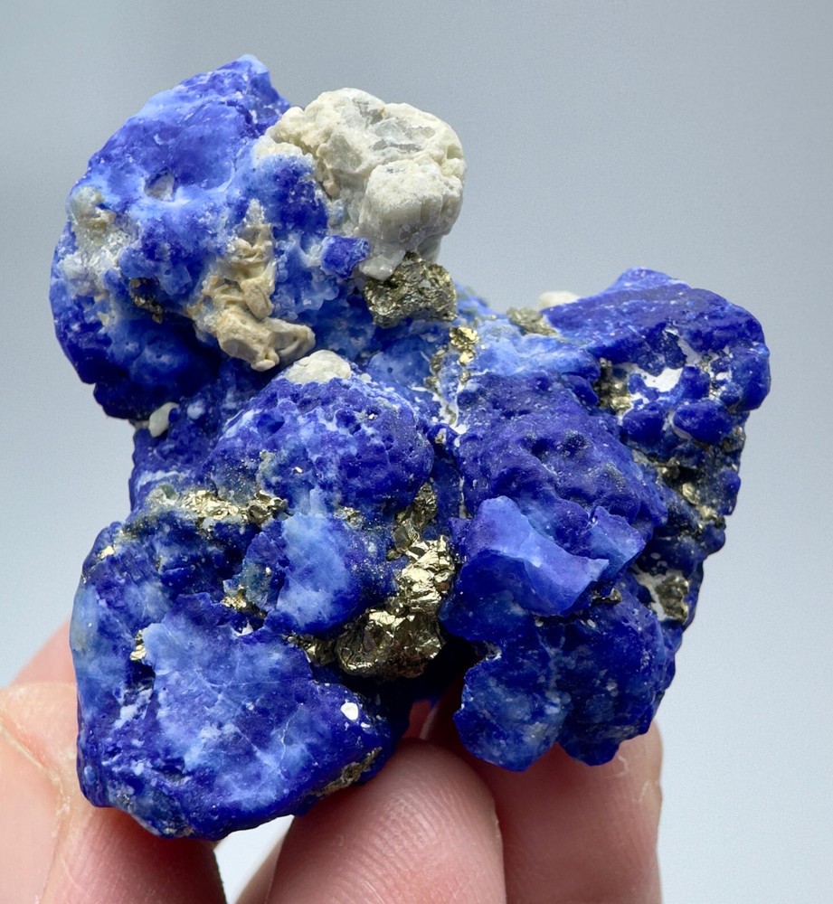 35 Gram Fluorescent Phosphorescent Blue Hackmanite W/ Pyrite & Unknown