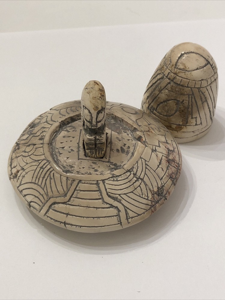 Ancient Extraterrestrial Alien Spaceship UFO w/ Astronaut