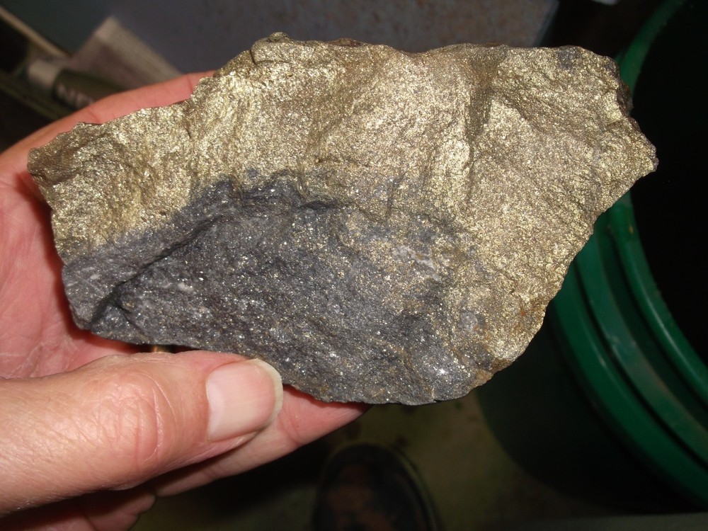 Gold, silver, copper, 910 grams samples ,ore high grade .