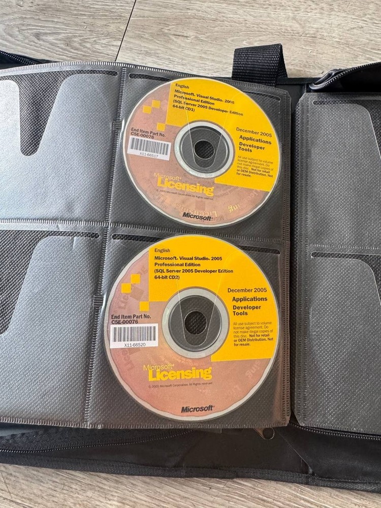 Lot of 1 Microsoft Visual Studio 2005 & .NET 2003 Licensing CDs Developer Tools