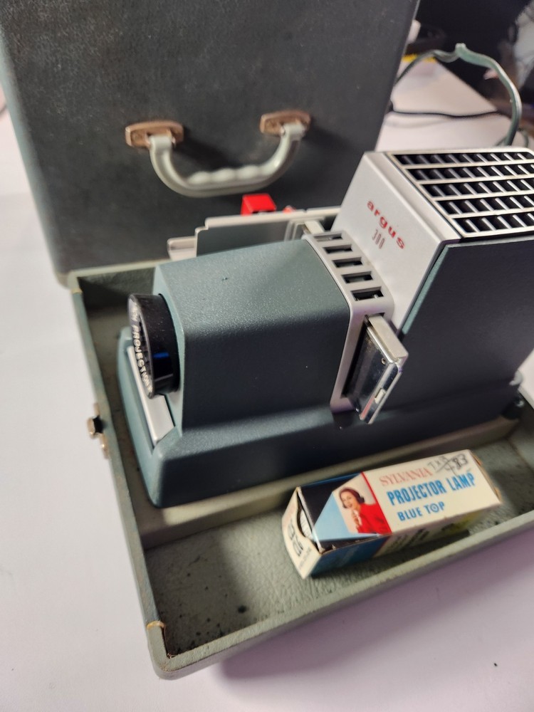 Argus 300 Automatic Slide Projector Model III Series Carry Case Tested Working