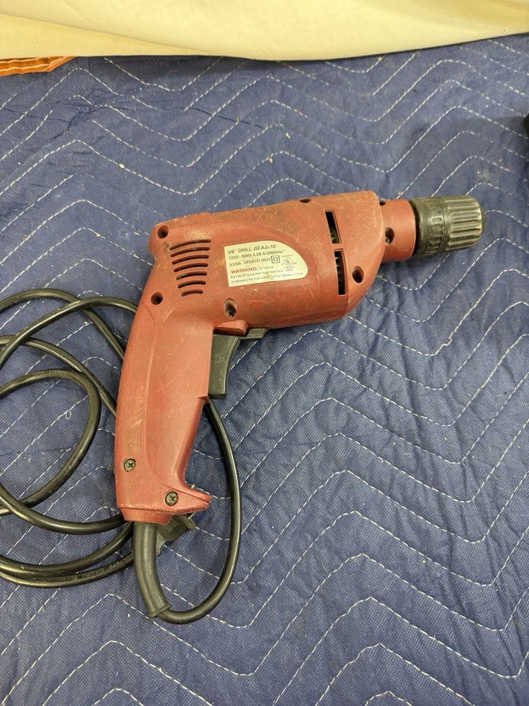 Tool Shop 3/8 electric Drill 4 amp Variable Speed Reversible 241-9932 WORKS!