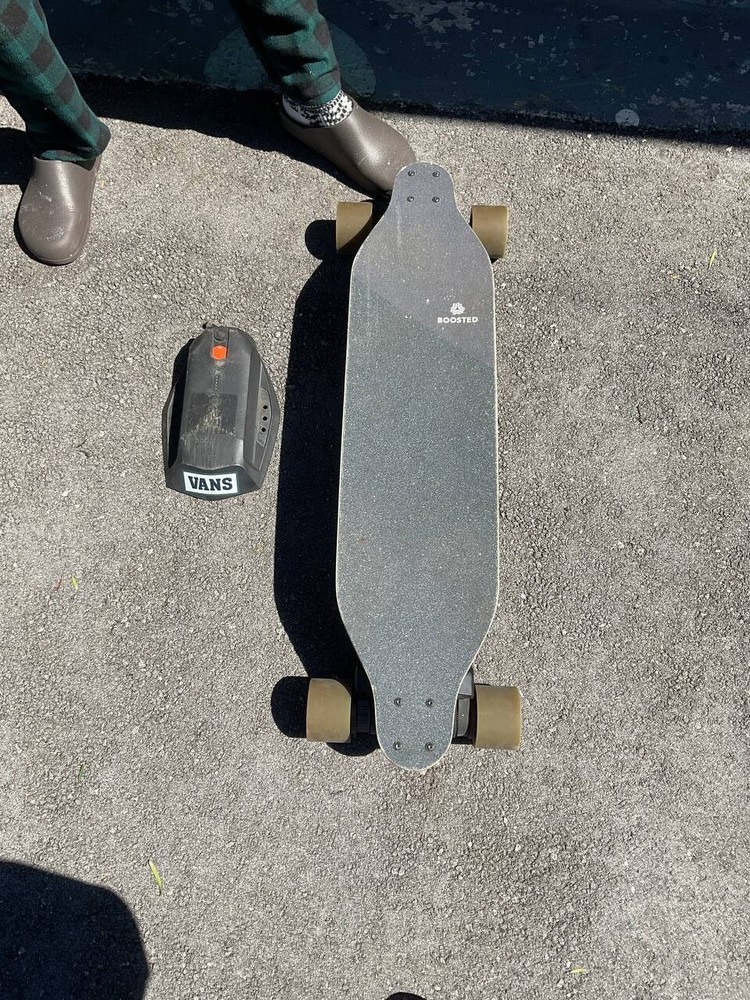 Boosted board ( used) dead battery + no remote