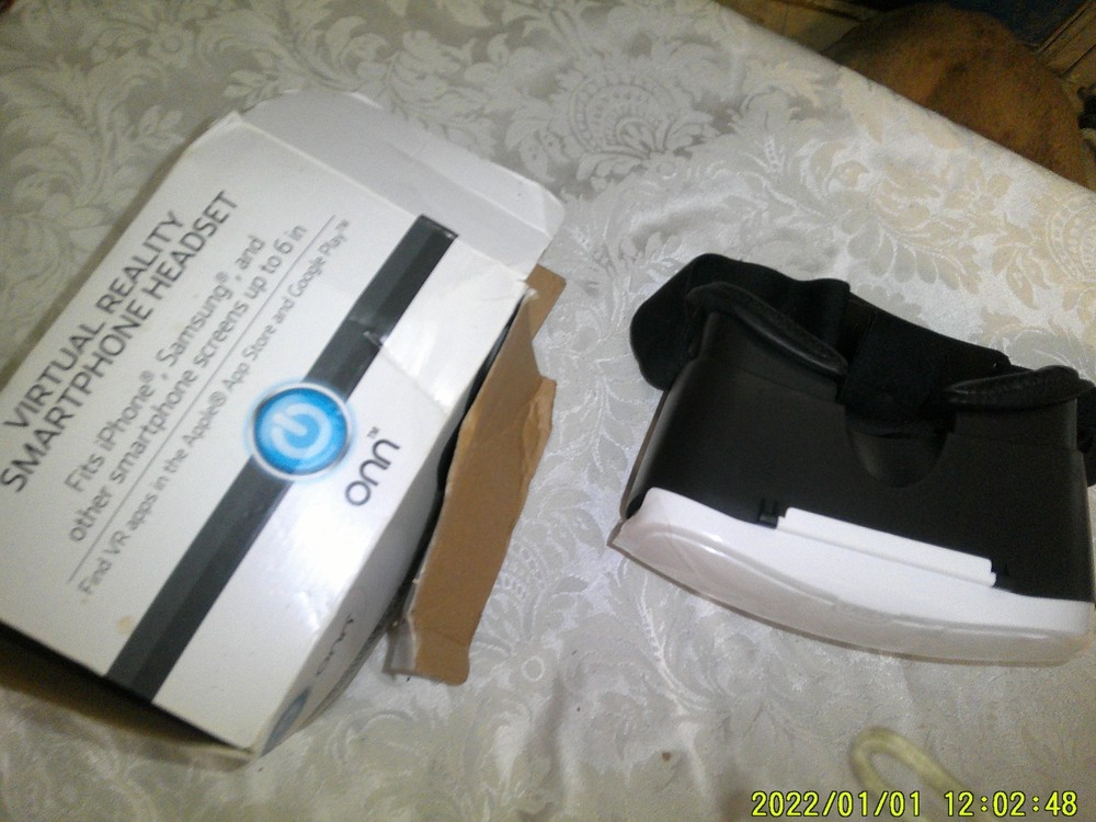 ONN VIRTUAL REALITY SMARTPHONE HEADSET NEVER USED