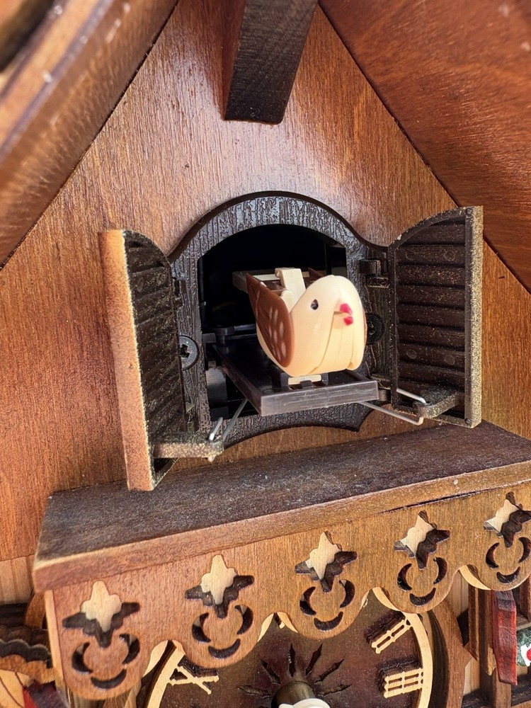 Charming Authentic Engstler German Cuckoo Clock - Perfect Working Condition
