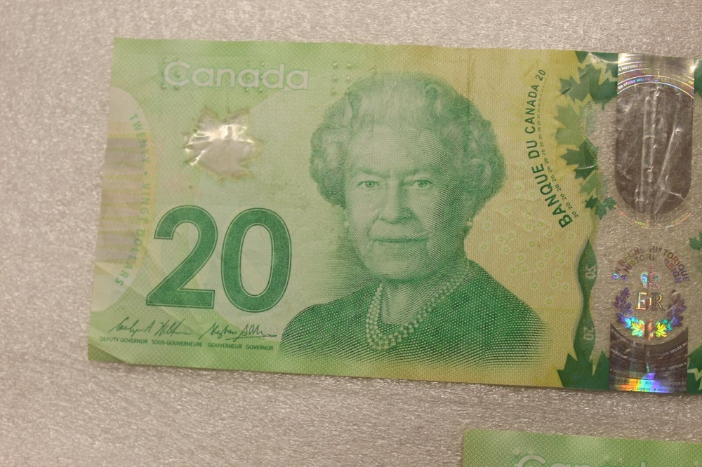 2015 Canada $20 Dollar Commemorative Three (3) Banknote Polymer A Historic Reign