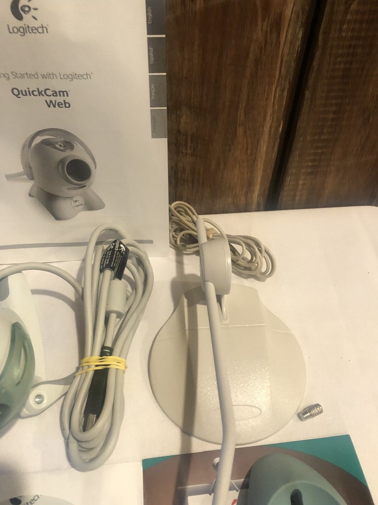 Logitech V-UD4 USB Wired Quickcam Web & Wired Microphone W/Extras