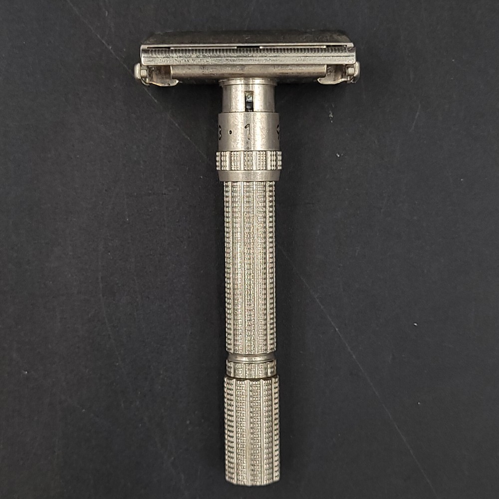 1962 Gillette Slim Adjustable 1-9 DE TTO Razor Date Code H1