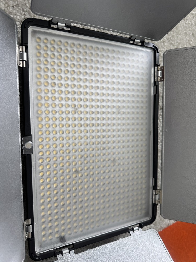 TL-600s Video Light