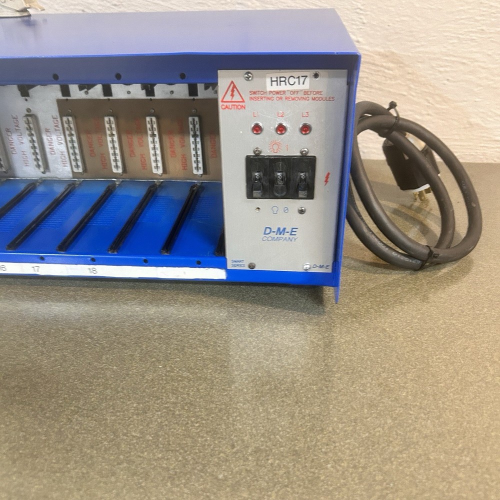 DME 8 Zone Hot Runner Controller. Without card modules