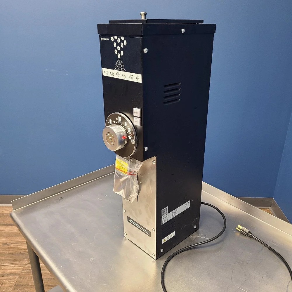 Grindmaster 890T 5 lb. Countertop Coffee Grinder (Scratch & Dent 9991)