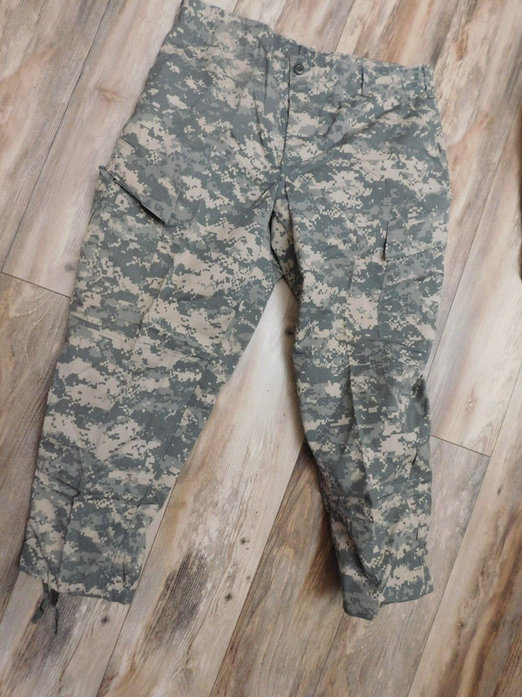 ARMY ACU PANTS  SIZE LARGE - SHORT