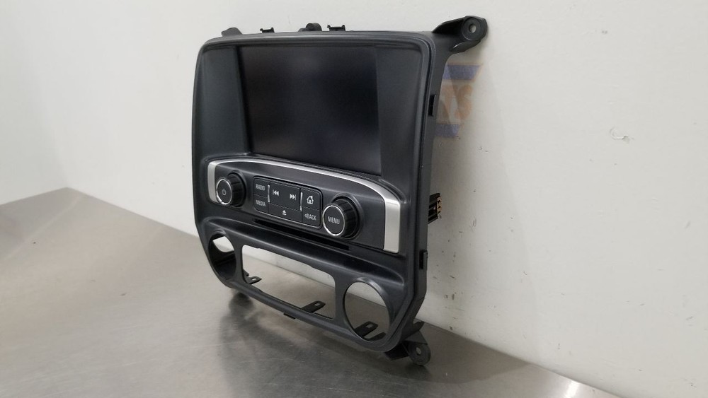 18 GMC SIERRA 1500 RADIO AUDIO DISPLAY SCREEN CONTROL PANEL 84203827