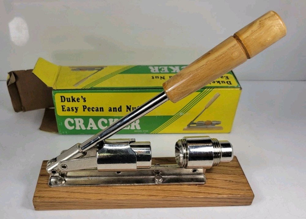 Vintage Duke's Nut Cracker - ORIGINAL BOX - EXCELLENT CONDITION