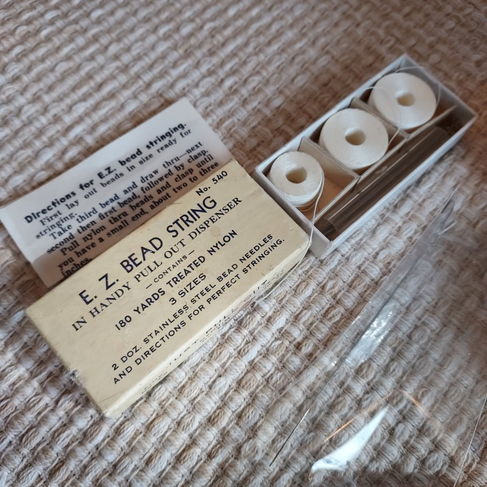 Spin-n-String Junior Mini Wooden Bead Spinner Used In BOX String, Curved Needle