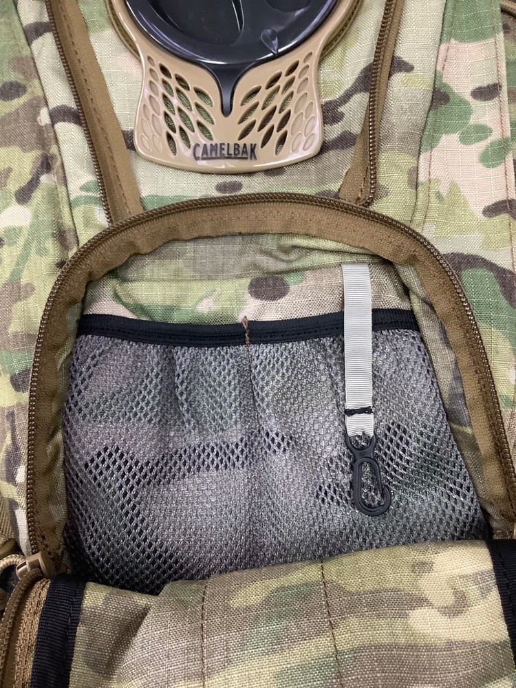 CAMELBAK HYDRATE OR DIE CAMELBAK WITH POCKET
