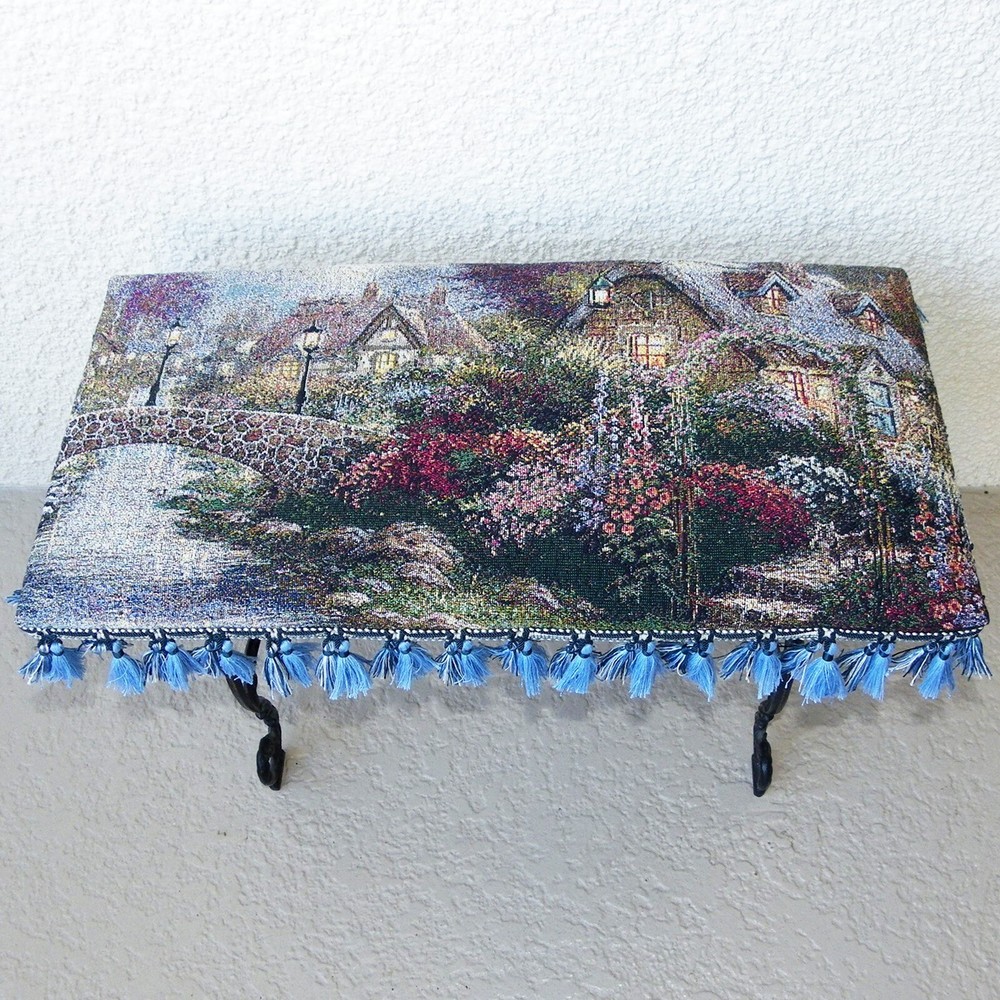 VICTORIAN STYLE CAST IRON PIANO VANITY BENCH STOOL
