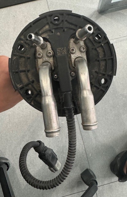 OEM International DEF Sensor Head Unit 4097723C91