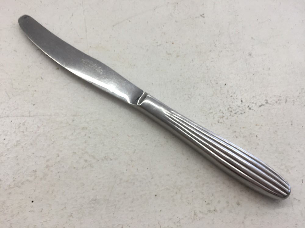 1 Modern Solid Dinner Knife Line Stainless Steel Noritake Glossy Linear 71734
