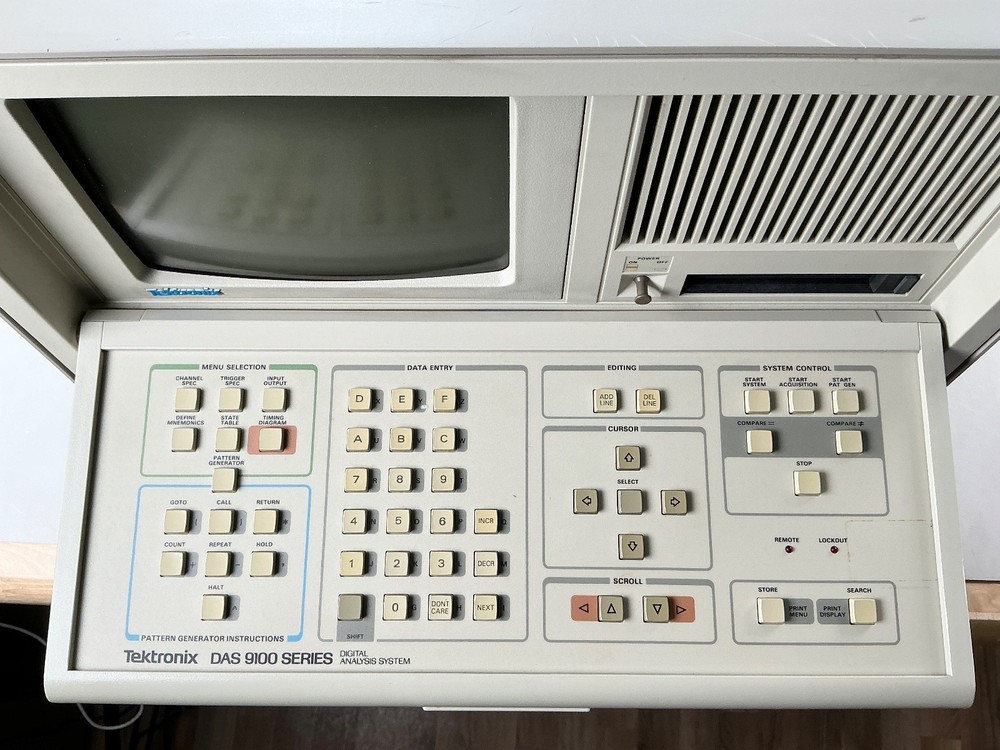 Tektronix DAS 9100 Digital Analysis System Logic Analyzer Mainframe