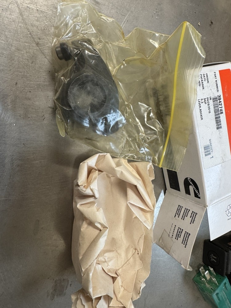 CUMMINS LEVER,ROCKER 3942748