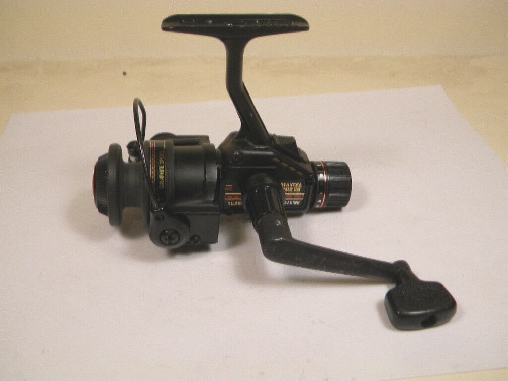 Vintage Suzumi Maxcel 700RD spinning reel