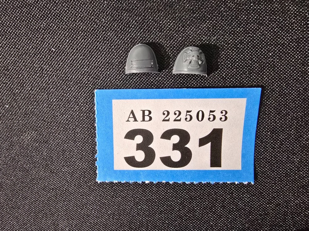 Games Workshop Warhammer 40k Bits Space Marines Shoulder Pads