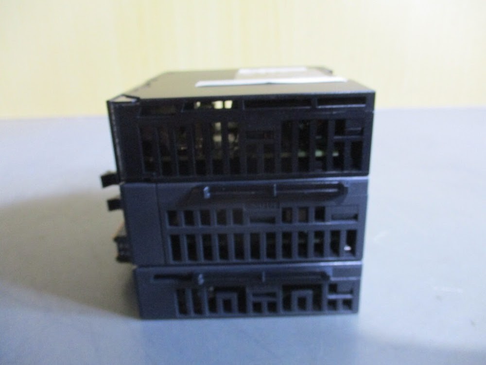 KEYENCE KV-EP02 KV-NC32EXT KV-NC16EXE PLC Modules Set USED