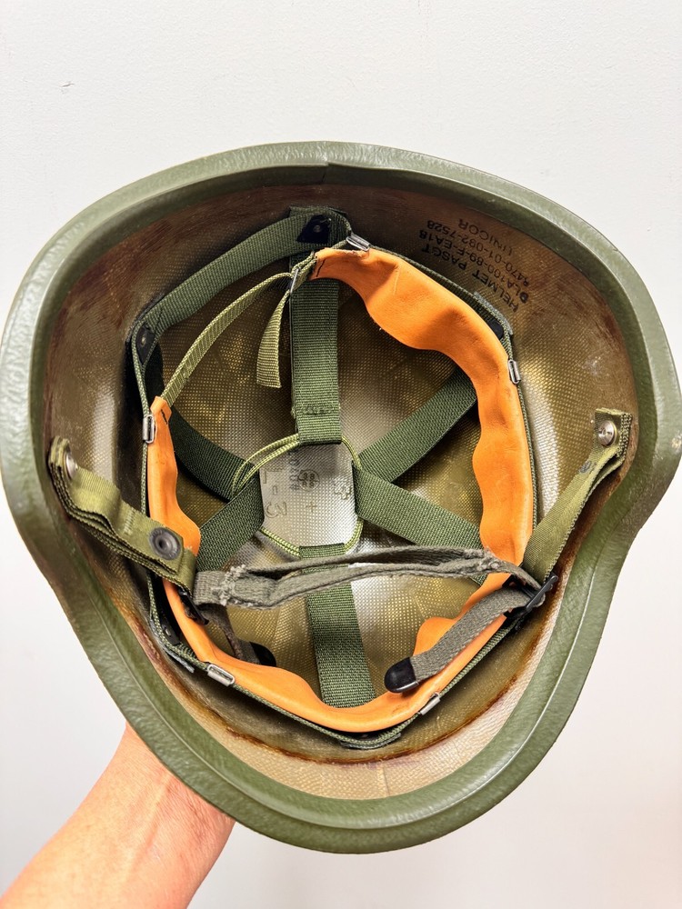 ORIGINAL US ARMY ISSUE PASGT COMBAT HEL MET - LARGE