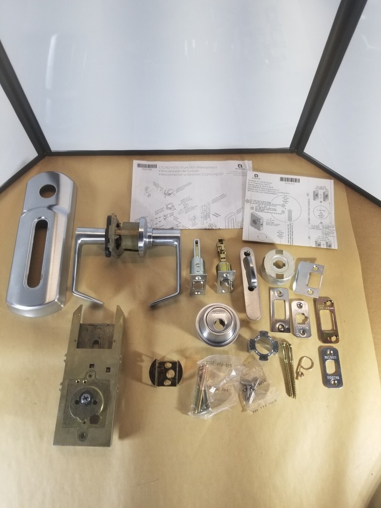 Falcon H2 101L Dane Handle 626 Satin Chrome Interconnected Lock